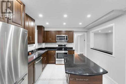 Upper - 3471 Chartrand Crescent, Mississauga, ON - Indoor Photo Showing Kitchen With Double Sink With Upgraded Kitchen