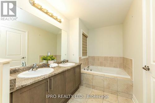 7 Dalbeattie Drive, Brampton, ON - Indoor Photo Showing Bathroom