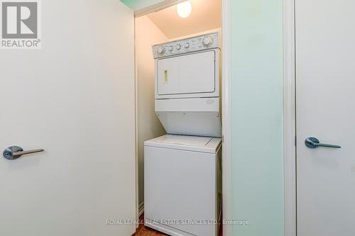 607 - 38 Fontenay Court, Toronto, ON - Indoor Photo Showing Laundry Room