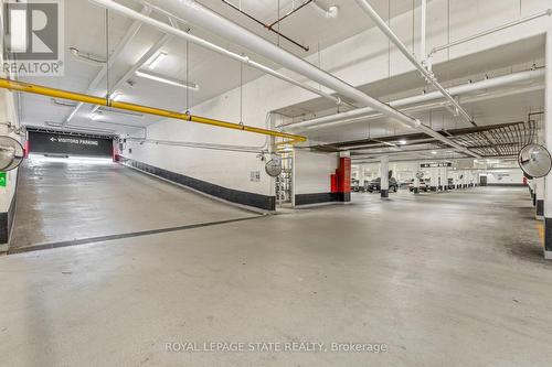 1604 - 335 Wheat Boom Drive, Oakville, ON - Indoor Photo Showing Garage