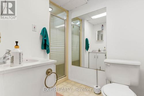 21 Hamlet Court, Brampton, ON - Indoor Photo Showing Bathroom