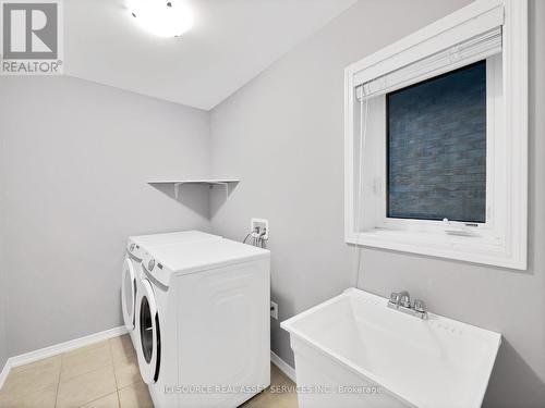 26 Cloy Drive, Thorold, ON - Indoor Photo Showing Laundry Room