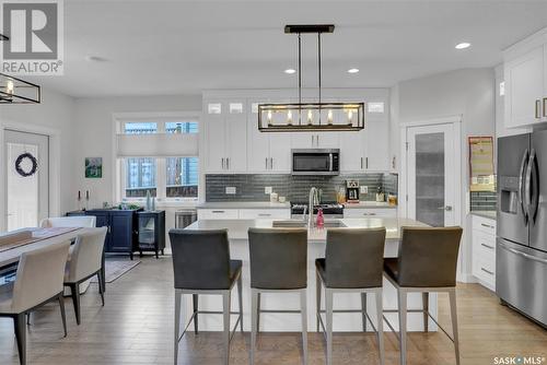 192 Wellington Drive, Moose Jaw, SK - Indoor Photo Showing Kitchen With Upgraded Kitchen