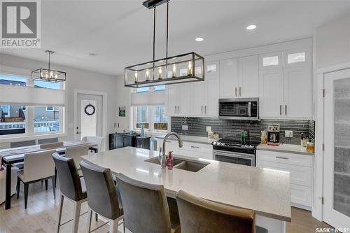 192 Wellington Drive, Moose Jaw, SK - Indoor Photo Showing Kitchen With Upgraded Kitchen