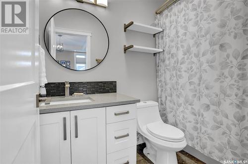 192 Wellington Drive, Moose Jaw, SK - Indoor Photo Showing Bathroom