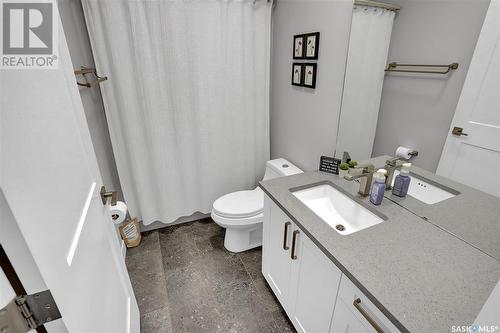 192 Wellington Drive, Moose Jaw, SK - Indoor Photo Showing Bathroom