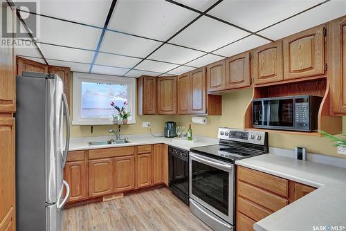 1103 Simpson Avenue, Moose Jaw, SK - Indoor Photo Showing Kitchen With Double Sink