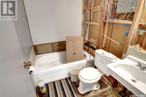 1103 Simpson Avenue, Moose Jaw, SK - Indoor Photo Showing Bathroom