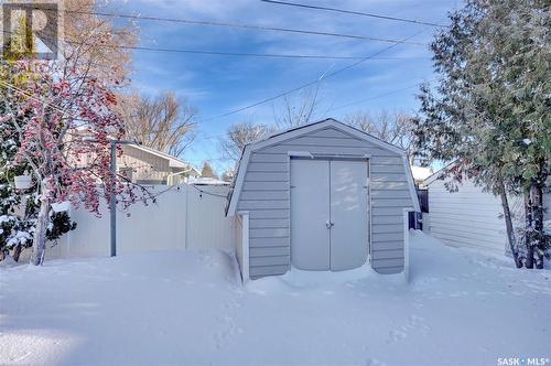 1103 Simpson Avenue, Moose Jaw, SK - Outdoor