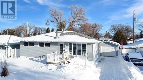 1103 Simpson Avenue, Moose Jaw, SK - Outdoor