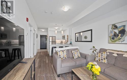 127 - 50 Lakebreeze Drive, Clarington (Newcastle), ON - Indoor Photo Showing Living Room