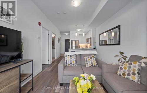 127 - 50 Lakebreeze Drive, Clarington (Newcastle), ON - Indoor Photo Showing Living Room