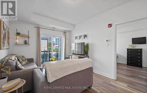 127 - 50 Lakebreeze Drive, Clarington (Newcastle), ON - Indoor Photo Showing Living Room