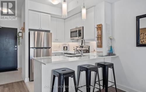 127 - 50 Lakebreeze Drive, Clarington (Newcastle), ON - Indoor Photo Showing Kitchen With Stainless Steel Kitchen With Upgraded Kitchen