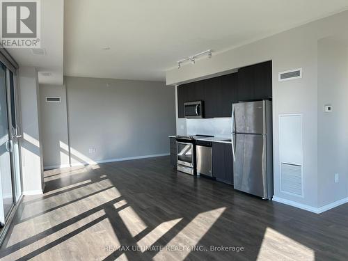 1113 - 3237 Bayview Avenue, Toronto, ON - Indoor Photo Showing Kitchen