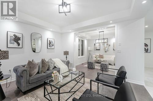 2885 Foxden Square, Pickering, ON - Indoor Photo Showing Living Room