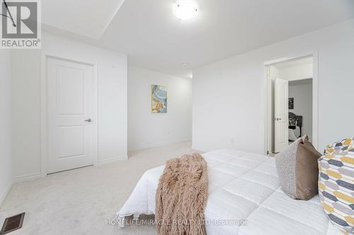 2885 Foxden Square, Pickering, ON - Indoor Photo Showing Bedroom