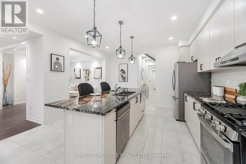 2885 Foxden Square, Pickering, ON - Indoor Photo Showing Kitchen With Double Sink With Upgraded Kitchen