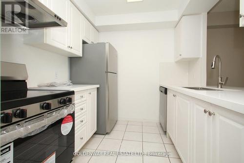 812 - 2628 Mccowan Road, Toronto, ON - Indoor Photo Showing Kitchen