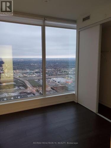 5810 - 5 Buttermill Avenue, Vaughan, ON - Indoor Photo Showing Other Room