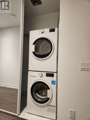 5810 - 5 Buttermill Avenue, Vaughan, ON - Indoor Photo Showing Laundry Room