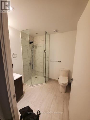 5810 - 5 Buttermill Avenue, Vaughan, ON - Indoor Photo Showing Bathroom