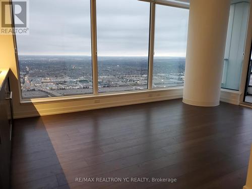 5810 - 5 Buttermill Avenue, Vaughan, ON - Indoor Photo Showing Other Room