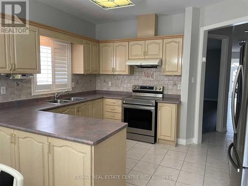 226 Monte Carlo(Upper) Drive, Vaughan, ON - Indoor Photo Showing Kitchen With Double Sink