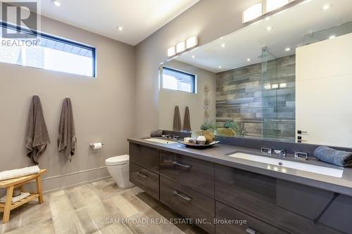 33 Wenonah Drive, Mississauga, ON - Indoor Photo Showing Bathroom