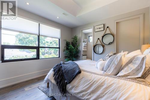 33 Wenonah Drive, Mississauga, ON - Indoor Photo Showing Bedroom