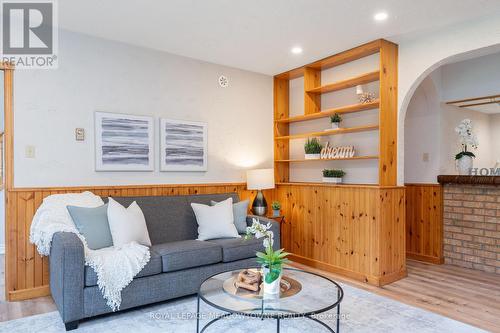 13055 Fourth Line, Milton, ON - Indoor Photo Showing Living Room