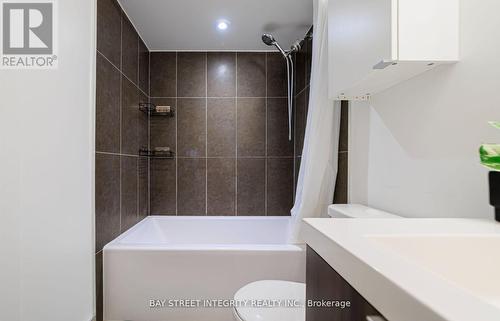 2323 - 9 Mabelle Avenue, Toronto, ON - Indoor Photo Showing Bathroom