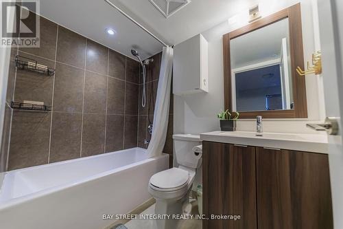 2323 - 9 Mabelle Avenue, Toronto, ON - Indoor Photo Showing Bathroom