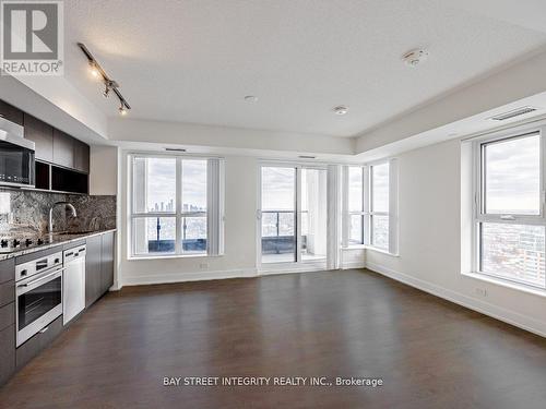 2323 - 9 Mabelle Avenue, Toronto, ON - Indoor Photo Showing Kitchen