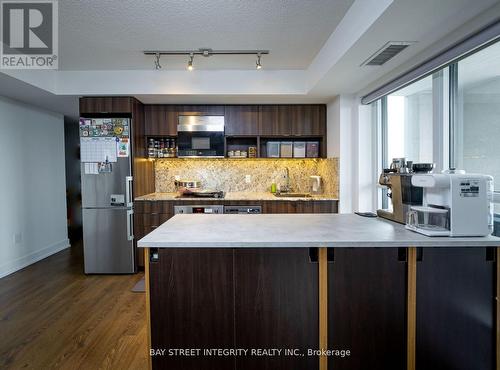 2323 - 9 Mabelle Avenue, Toronto, ON - Indoor Photo Showing Kitchen With Upgraded Kitchen