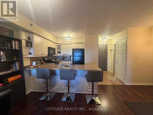 413 - 3060 Rotary Way, Burlington, ON - Indoor Photo Showing Kitchen With Double Sink