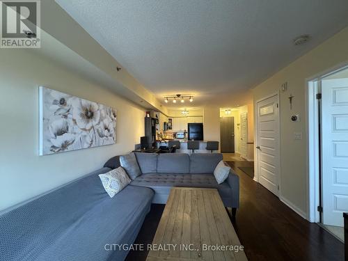 413 - 3060 Rotary Way, Burlington, ON - Indoor Photo Showing Living Room