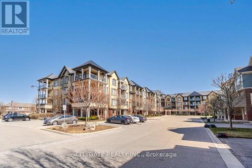 413 - 3060 Rotary Way, Burlington, ON - Outdoor With Facade