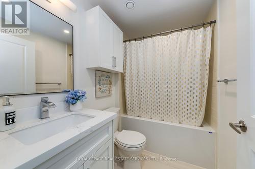 509 - 55 Speers Road, Oakville, ON - Indoor Photo Showing Bathroom