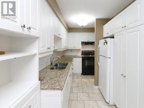 19 - 3420 South Millway, Mississauga, ON - Indoor Photo Showing Kitchen With Double Sink