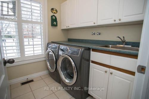 15 Burton Avenue, Brant, ON - Indoor Photo Showing Laundry Room