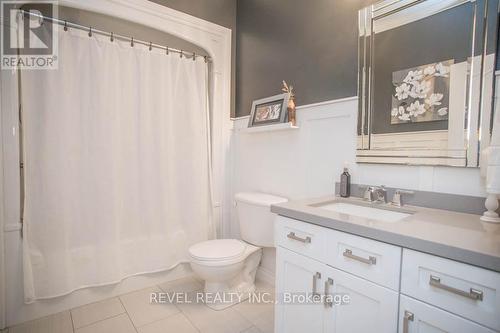 15 Burton Avenue, Brant, ON - Indoor Photo Showing Bathroom