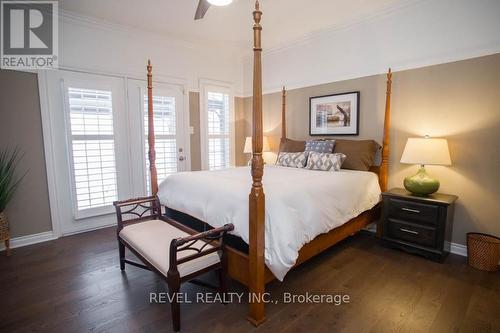 15 Burton Avenue, Brant, ON - Indoor Photo Showing Bedroom