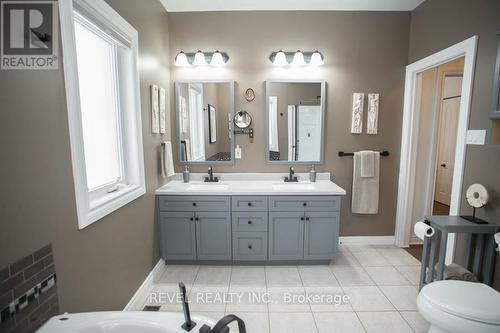 15 Burton Avenue, Brant, ON - Indoor Photo Showing Bathroom