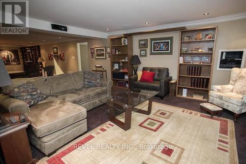 15 Burton Avenue, Brant, ON - Indoor Photo Showing Living Room