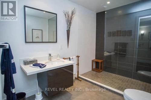 15 Burton Avenue, Brant, ON - Indoor Photo Showing Bathroom