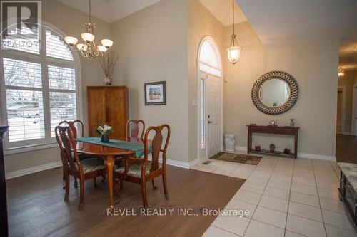 15 Burton Avenue, Brant, ON - Indoor Photo Showing Dining Room