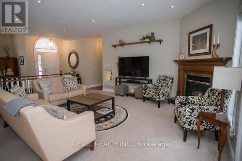 15 Burton Avenue, Brant, ON - Indoor Photo Showing Living Room With Fireplace