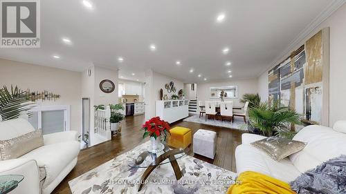 48 Bayview Drive, Grimsby, ON - Indoor Photo Showing Living Room