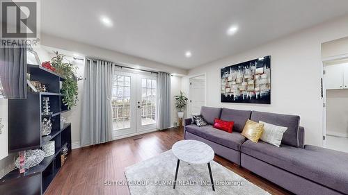 48 Bayview Drive, Grimsby, ON - Indoor Photo Showing Living Room